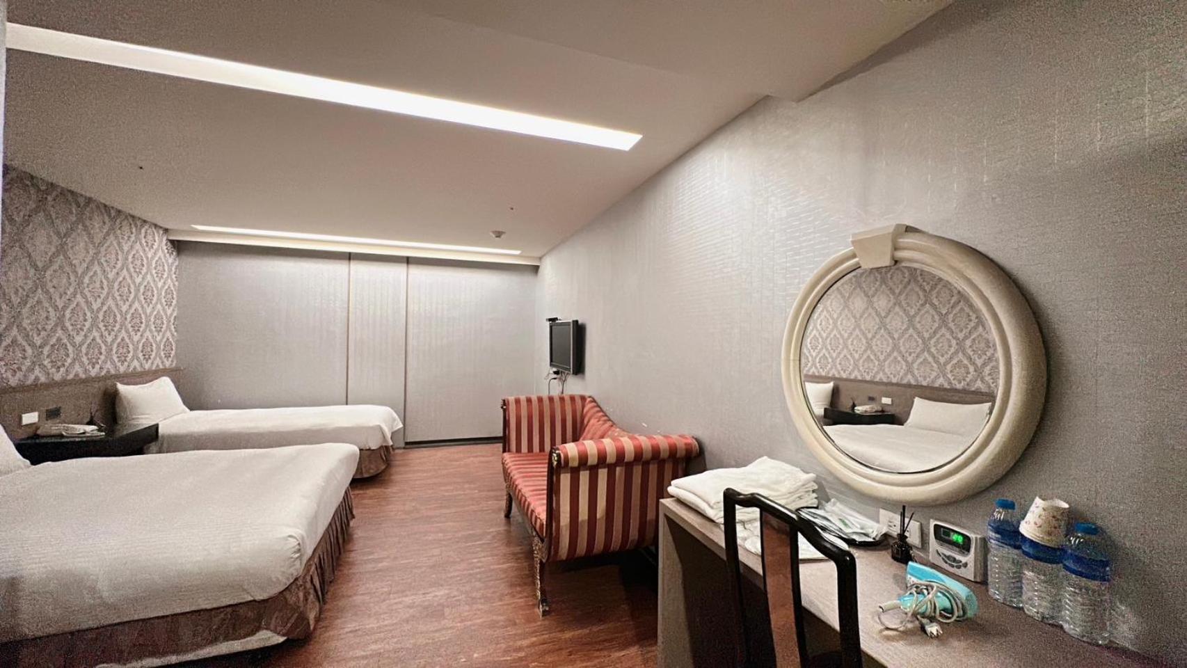 Crystal City Hotel تشونغلي المظهر الخارجي الصورة