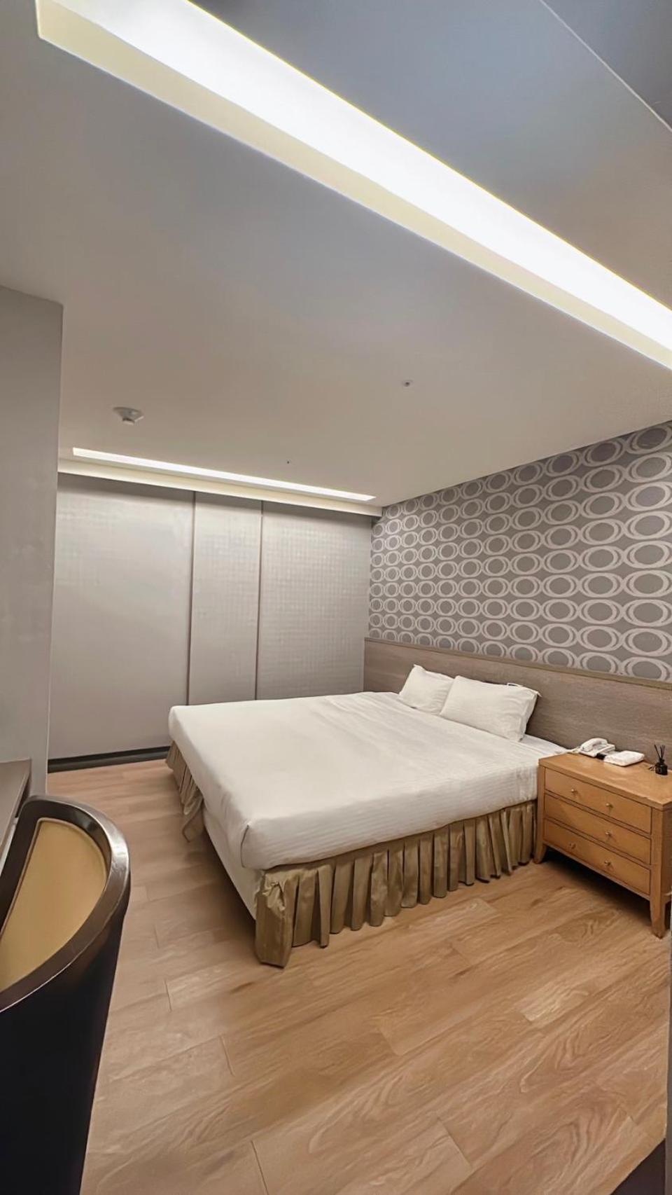 Crystal City Hotel تشونغلي المظهر الخارجي الصورة