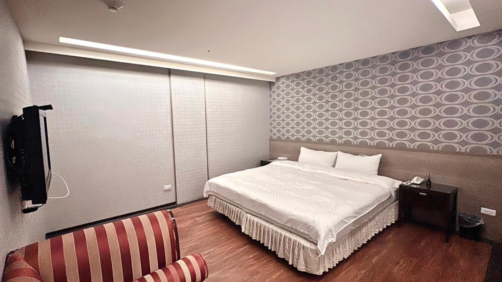 Crystal City Hotel تشونغلي المظهر الخارجي الصورة