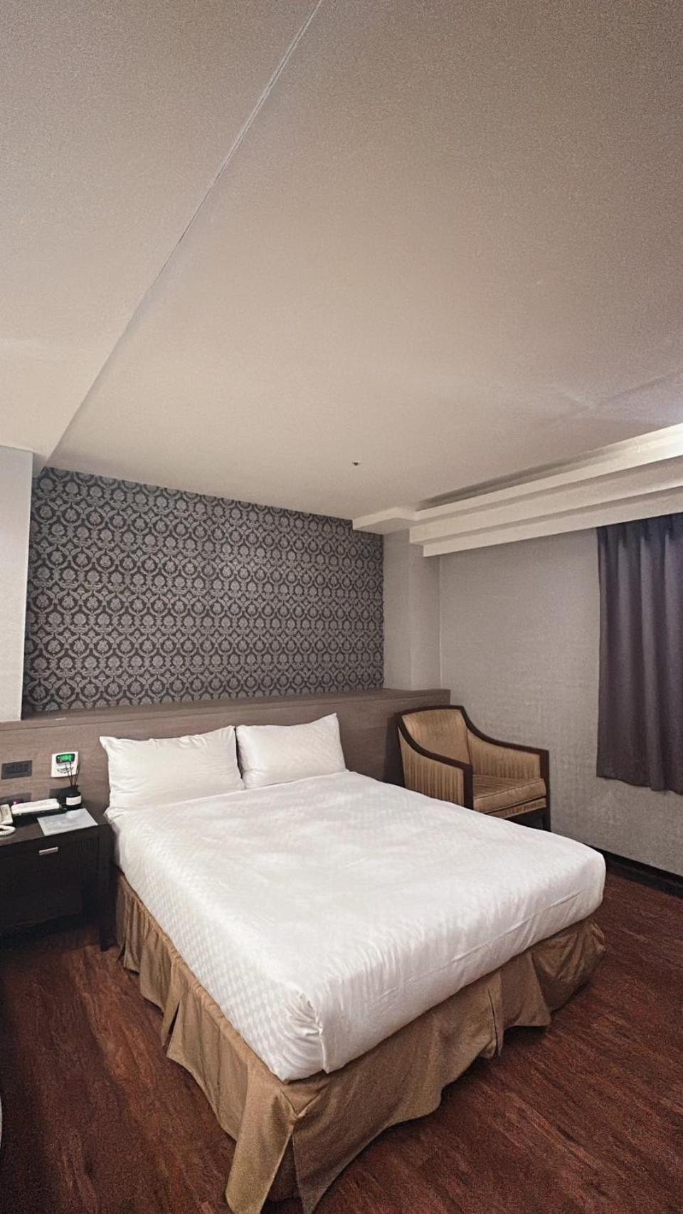 Crystal City Hotel تشونغلي المظهر الخارجي الصورة